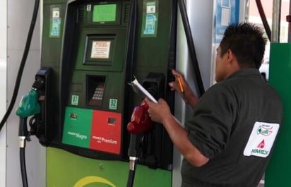 La gasolina estable, gas butano sube y el peso sigue en alerta