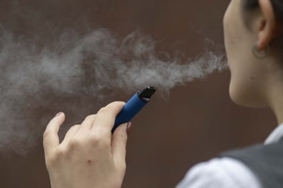 Vapeadores siguen en venta ilegal pese a estar prohibidos