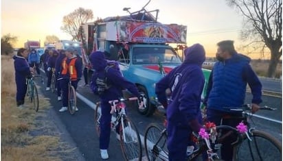 Accidente : Pese al estrés del accidente, los peregrinos que resultaron ilesos lograron detener al conductor de la unidad. 