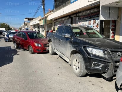 policiaca: La afectada aseguro que un camión del trasporte público la saco del camino.