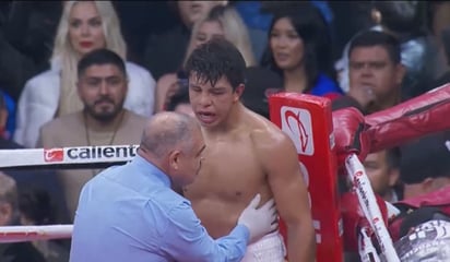 box: El mexicano Jaime Munguía cayó en su casa y con su gente tras recibir nocaut por parte del francés Bruno Surace