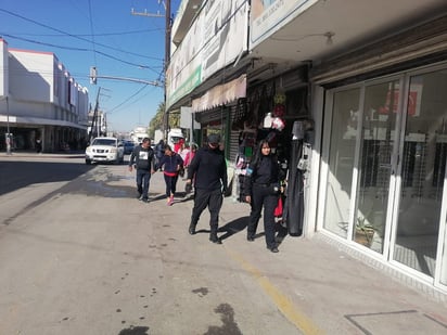 Policía pedestre refuerza seguridad en zona centro para prevenir robos y proteger a consumidores: La medida se toma en respuesta al contexto festivo donde el comercio florece, pero también se incrementan los intentos de robo.