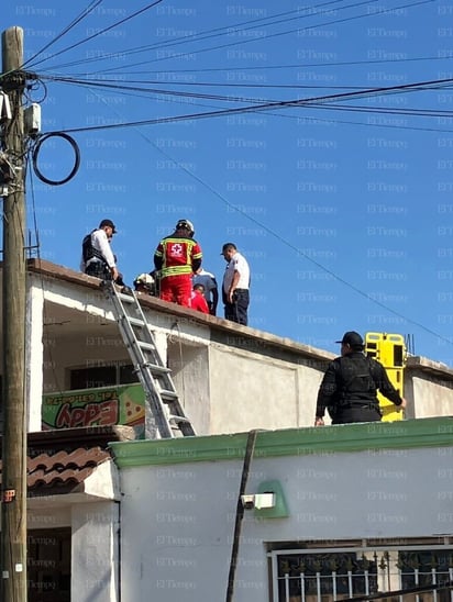 policiaca: Socorristas y policías se movilizaron en su ayuda.