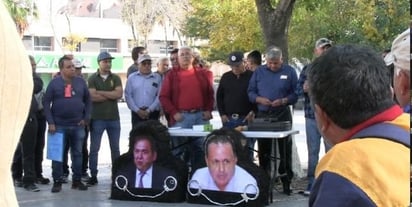 AHMSA: Los trabajadores los acusan de dejar en la calle a miles de familias mineras.