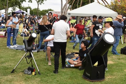 ECLIPSE : Patronato del Planetarium representa al municipio en Japón