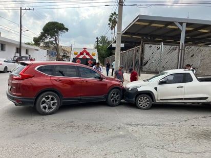 policiaca: Socorristas de Cruz Roja se movilizaron para brindar los primeros auxilios.