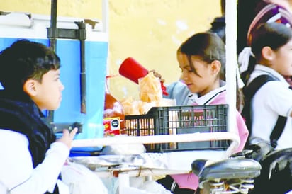 Coahuila socializa acuerdo federal para eliminar comida chatarra en escuelas