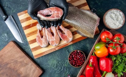 ¿Se puede comer pescado crudo? Precauciones que debes tomar