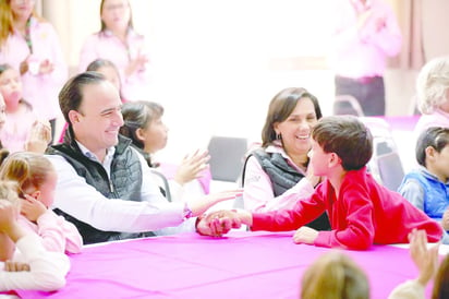 Manolo:'Nuestra prioridad es proteger a niños y adolescentes': Tradicional posada navideña en la Casa de las Niñas, Niños y Adolescentes de Coahuila.