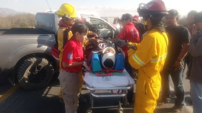 policiaca: Dos camionetas quedaron con daños de consideración.