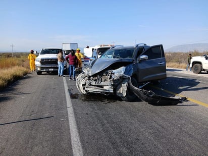 policiaca: Dos camionetas quedaron con daños de consideración.