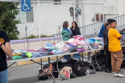 brigada: Se recolectaron ropa y alimentos desde noviembre, beneficiando a más de 100 niños con el apoyo de patrocinadores.
