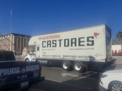 paisanos : Paisanos cruzan el puente de Eagle Pass a Piedras Negras