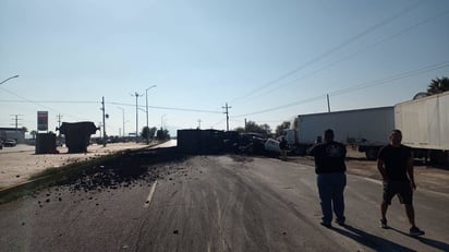 Policiaca : Mario Dávila, alcalde de Monclova, se presentó en el lugar del accidente.