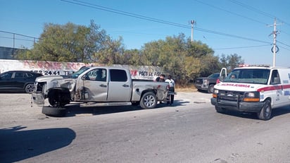 Policiaca : Mario Dávila, alcalde de Monclova, se presentó en el lugar del accidente.