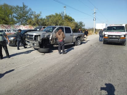 Policiaca : Mario Dávila, alcalde de Monclova, se presentó en el lugar del accidente.