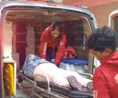 policiaca: La chica fue llevada al hospital.