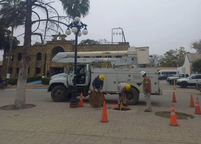 CFE: Es la segunda ocasión que en el presente año le suspendan la luz a la presidencia por no pagar.