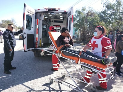 policiaca: Socorristas de Cruz Roja se movilizaron en su ayuda.