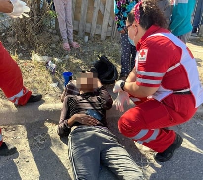 policiaca: Socorristas de Cruz Roja se movilizaron en su ayuda.