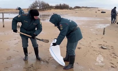 Rusia:  Derrame de petróleo en las costas de Sebastopol tras tormenta en el estrecho de Kerch.