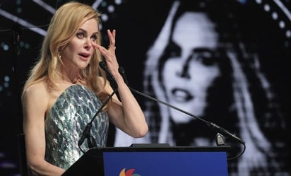 Nicole Kidman llora en el Festival de Cine de Palm Springs al recordar a su madre fallecida