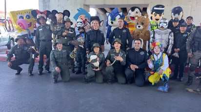 Ruta Recreativa: Los niños también tuvieron la oportunidad de conocer y jugar con los perros de la policía presentes en el evento.