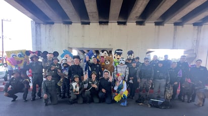 Ruta Recreativa: Los niños también tuvieron la oportunidad de conocer y jugar con los perros de la policía presentes en el evento.