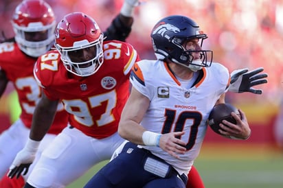 DEPORTES: Los Denver Broncos hicieron los necesario para conseguir el triunfo sobre los Kansas City Chiefs.

