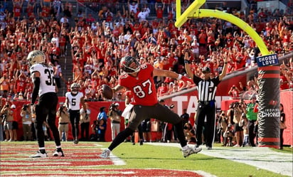 DEPORTES: Con Bucs, Mike Evans sumó su undécima temporada consecutiva con más de mil yardas por recepción
