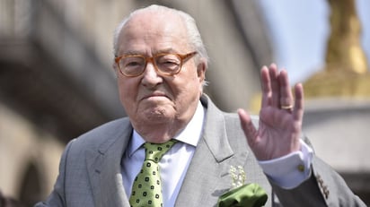 Jean-Marie Le Pen: Es conocido por comentarios xenófobos y antisemitas. 