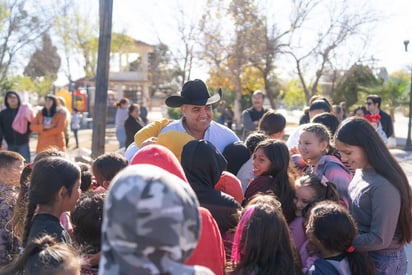 REYES MAGOS El evento se llevó a cabo en Cloete, Agujita y la plaza principal de Sabinas.  Chano Diaz y su equipo de trabajo realizaron un evento por el motivo