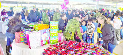 Club Rotario lleva magia y alegría a niños del 105 Batallón