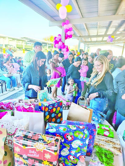 Club Rotario lleva magia y alegría a niños del 105 Batallón