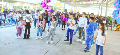 Club Rotario lleva magia y alegría a niños del 105 Batallón