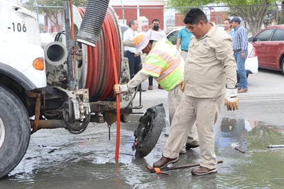 Simas: El alcalde Jacobo Rodríguez presenta estrategias para solucionar las fugas y mejorar el servicio de agua potable.