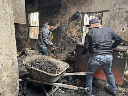 Incendio: Dagoberto se encuentra hospedado en casa de un vecino mientras recibe apoyo.