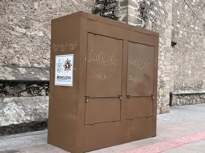 Cultura: Las personas dedicadas al vandalismo han pintado y rayado las paredes y muros de este espacio público.