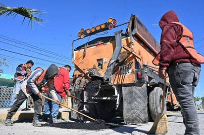 bacheo pavimento: Las obras de la nueva administración municipal son el principio de los trabajos del Ayuntamiento.