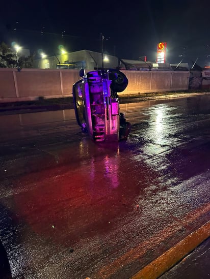 Policiaca : Afortunadamente el chofer no resultó con lesiones graves.