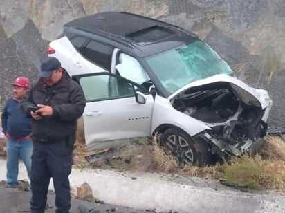 Policiaca : Cuatro personas lesionadas y daños de consideración fue el saldo del choque.