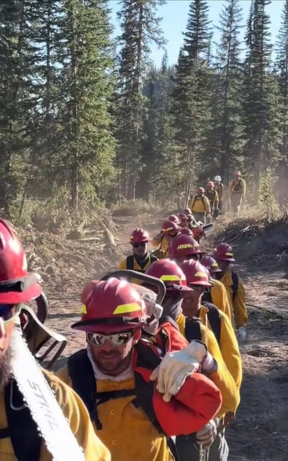 Bomberos mexicanos viajan a California para ayudar con incendios