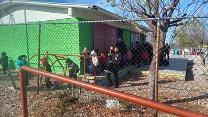 Siniestro : Elementos del Heroico Cuerpo de Bomberos y la Policía Municipal acudieron de inmediato al lugar para coordinar la evacuación