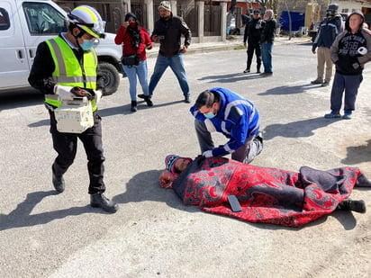 policiaca: Socorristas de SAMU acudieron en su auxilio.