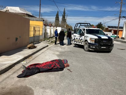 policiaca: Socorristas de SAMU acudieron en su auxilio.