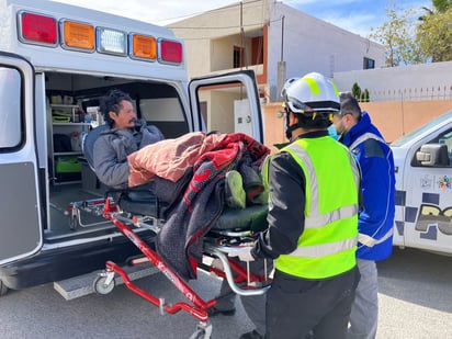 policiaca: Socorristas de SAMU acudieron en su auxilio.