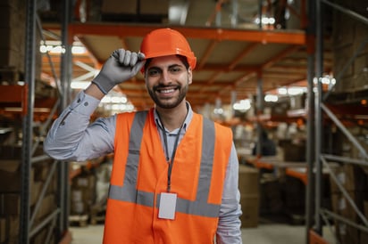 Economía: Los empleados llegaron puntuales al primer turno, que inició a las 7:00 de la mañana.