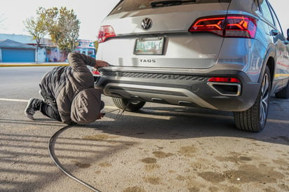 Automovilistas responden positivamente al revisado ecológico en Macroplaza I