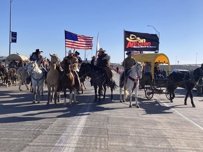 Parte la cabalgata la Grande rumbo a San Antonio Texas