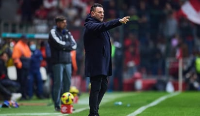 futbol: El técnico de Toluca, Antonio Mohamed fue expulsado por discutir con Diego Lainez al finalizar el partido que ganaron los Diablo